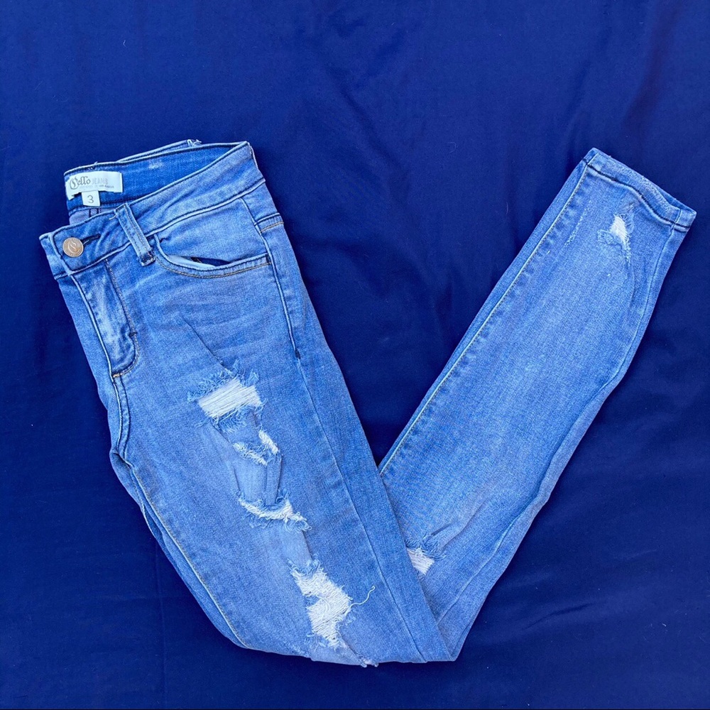 Distressed skinnies jeans ✨